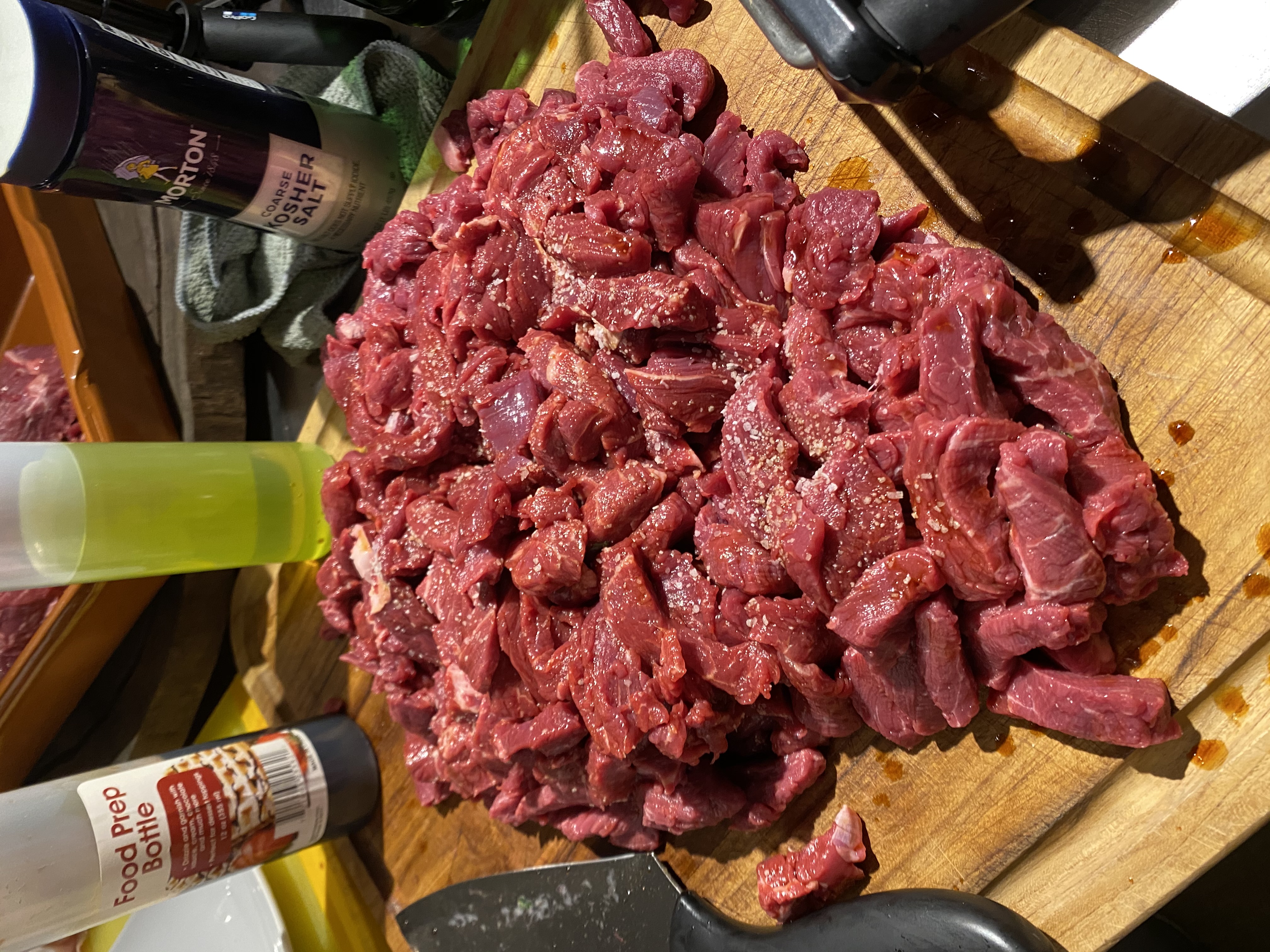 Lomo saltado, red meat, Peruvian cuisine, South American cuisine, food presentation, culinary creations, fine dining, luxury dining, gourmet cuisine, event catering.
