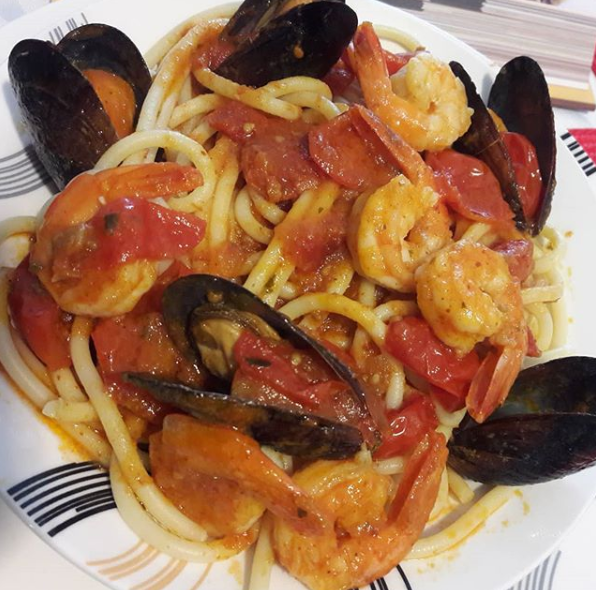 Pasta shrimp tomato clams cream, private chef, Italian cuisine, seafood dish, gourmet cuisine, food presentation, culinary creations, luxury dining, fine dining, event catering, event planning.